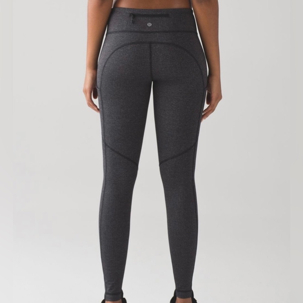 Lululemon Speed Tight V - Picture 3 of 10